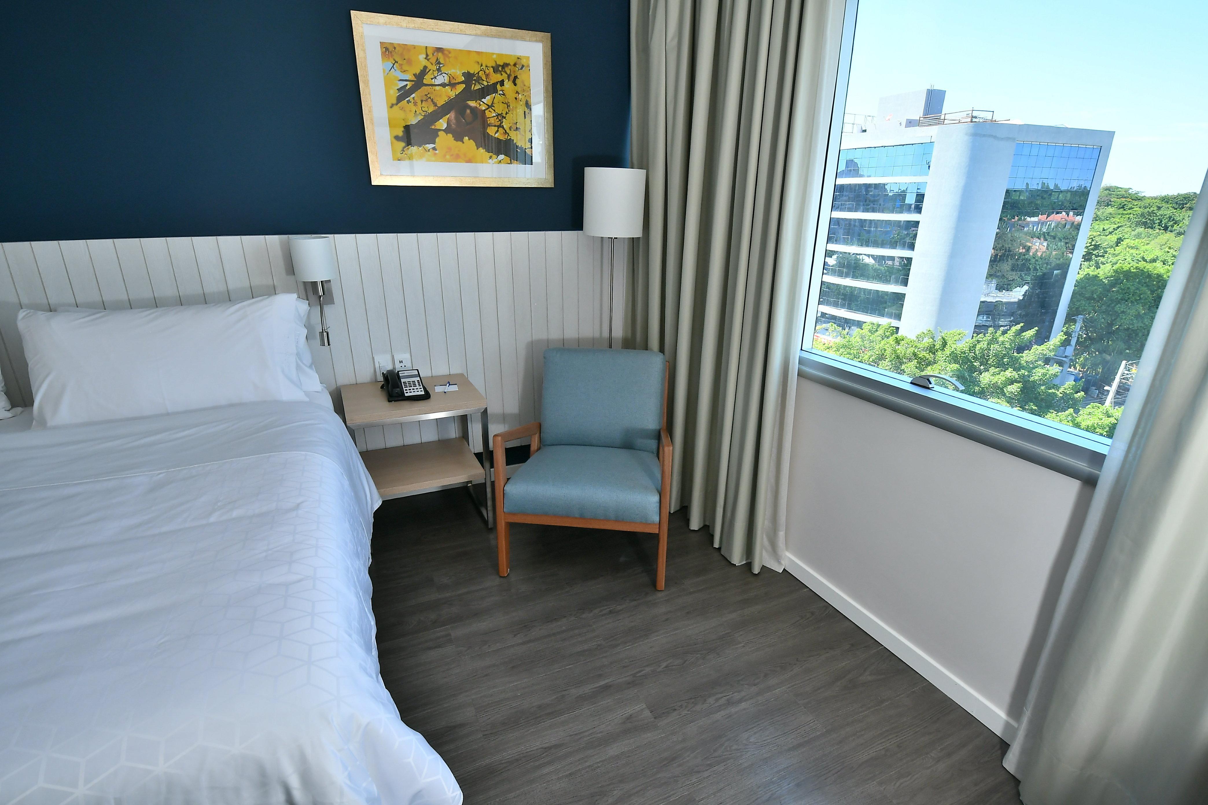 Holiday Inn Express Asuncion Aviadores By Ihg Eksteriør billede