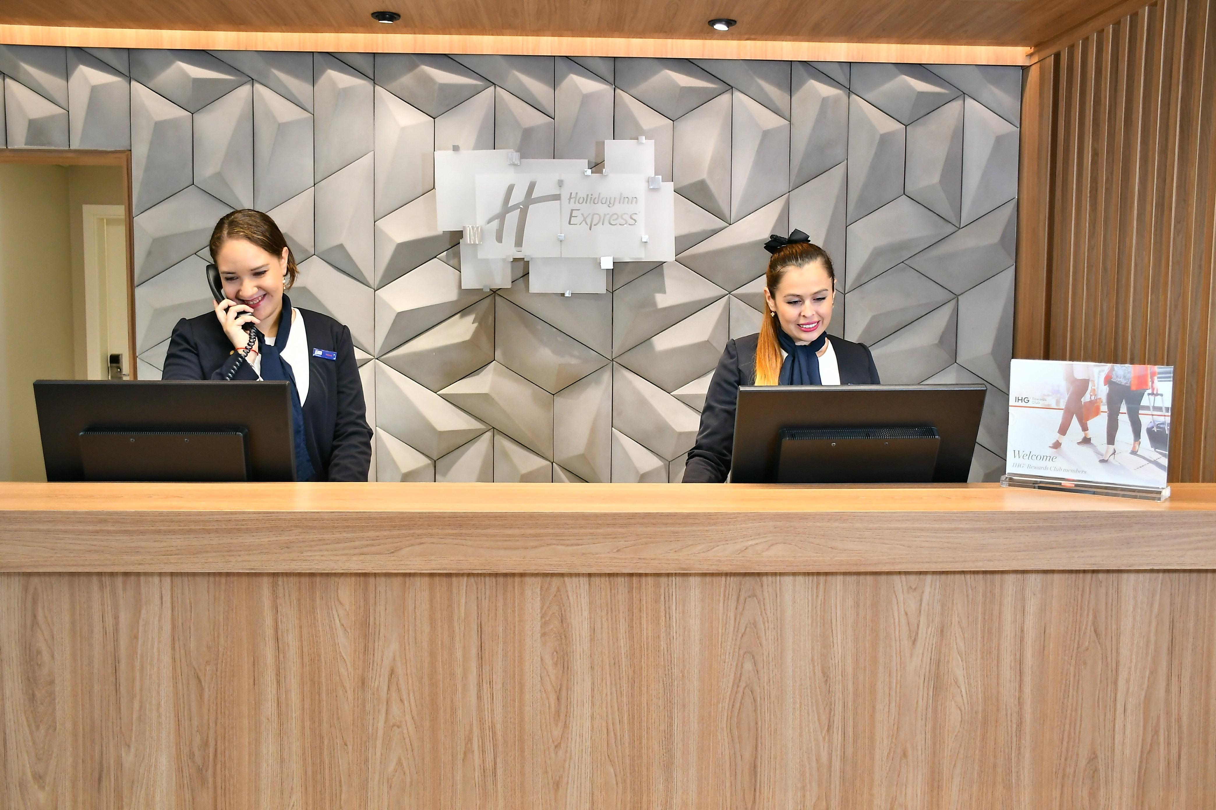 Holiday Inn Express Asuncion Aviadores By Ihg Eksteriør billede