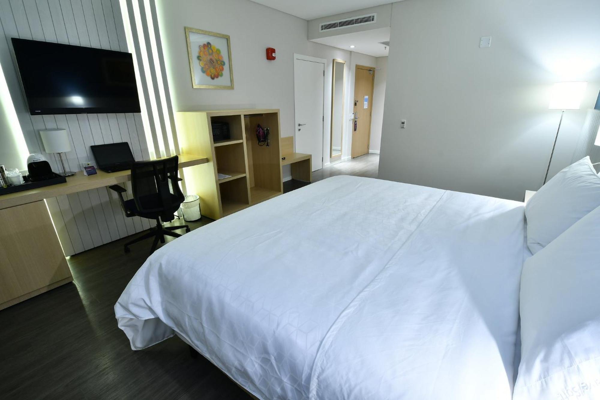 Holiday Inn Express Asuncion Aviadores By Ihg Eksteriør billede